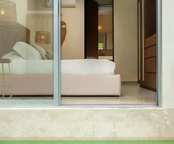 New Spacious 1br With Private Pool Near Cafes & Dining Tulum